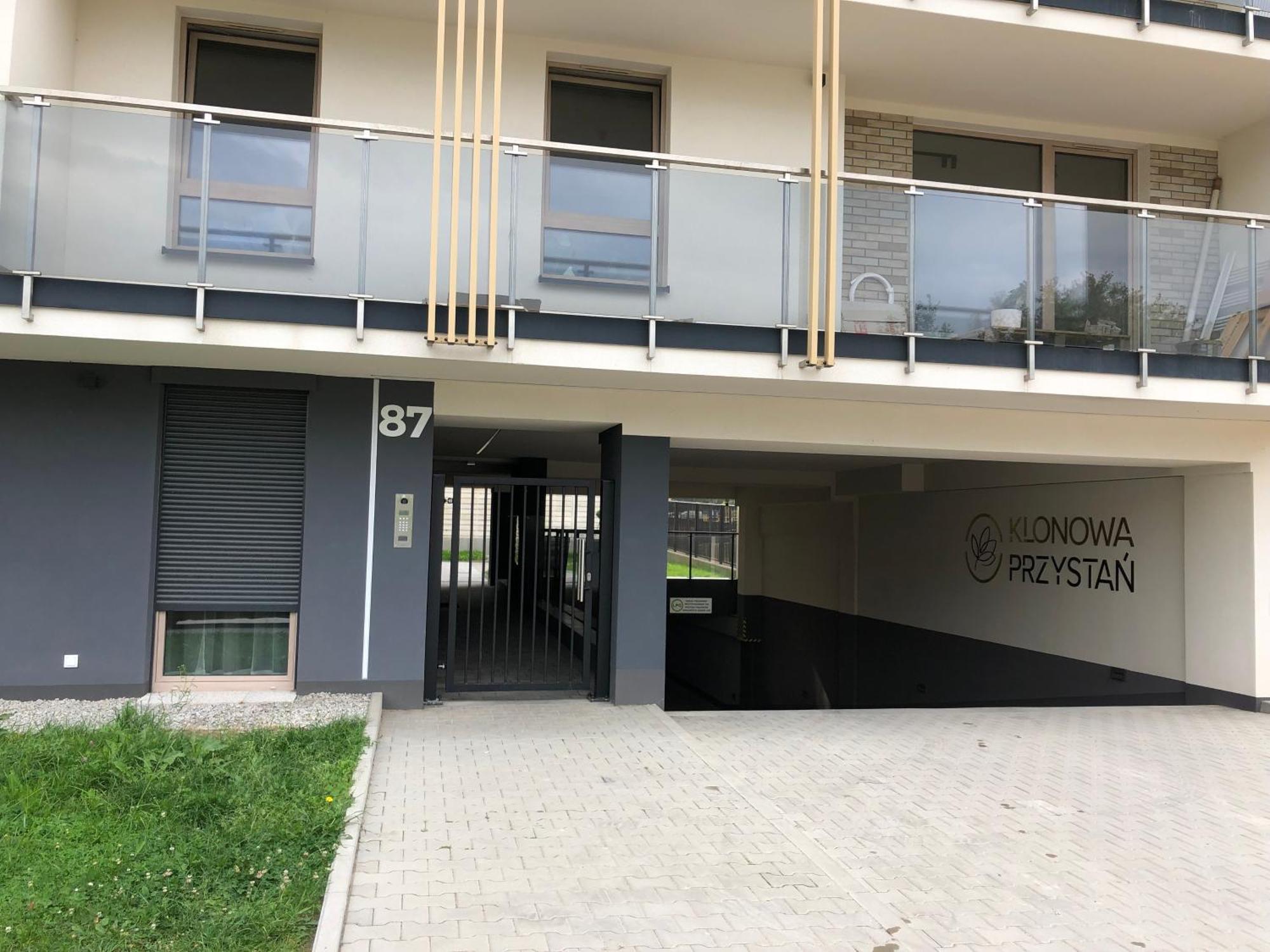 Komfortowe Apartamenty Kielce Klonowa ,Ogrodek, Garaz Podziemny, Samodzielne Wejscie Na Kod 24H エクステリア 写真